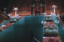 small cracked portrait screencap